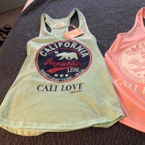2 Tank tops